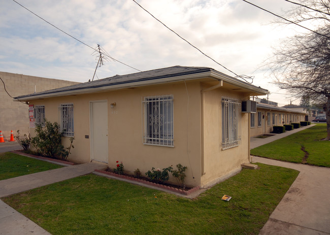 432 N Poplar Ave in Montebello, CA - Foto de edificio - Building Photo