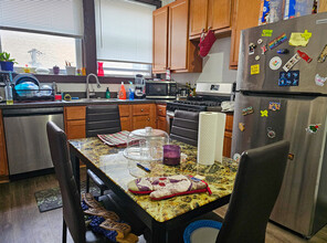 1060 W Granville Ave in Chicago, IL - Building Photo - Building Photo