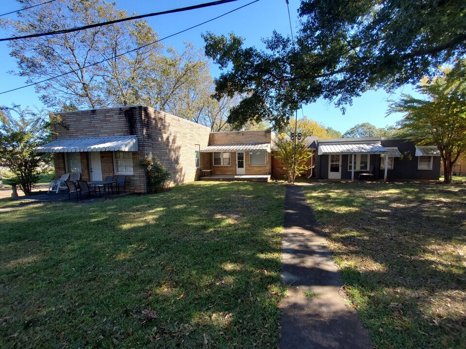 1713 Darwin Rd SE, Unit A in Smyrna, GA - Building Photo