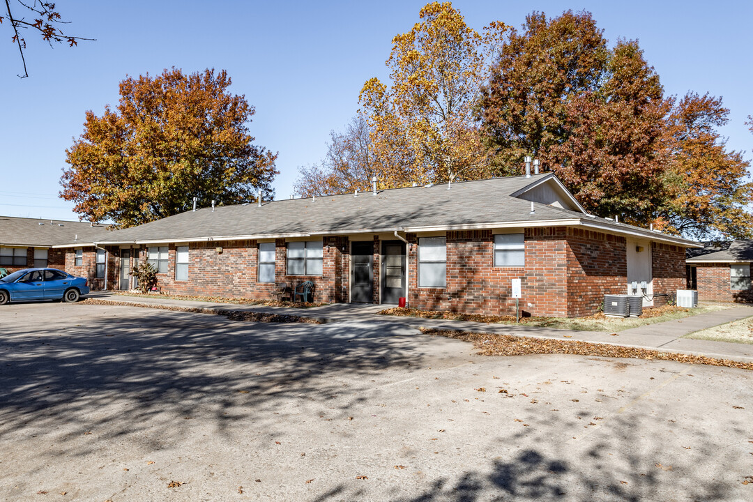 630 E Oklahoma St in Tulsa, OK - Foto de edificio