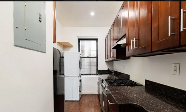 W. 124th St, St Nicholas Ave in New York, NY - Building Photo - Building Photo