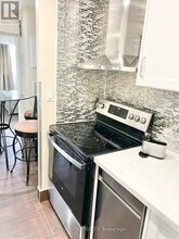 3025 Credit Crescent in Mississauga, ON - Building Photo - Building Photo