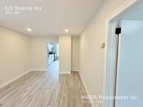 NEWLY RENOVATED 2 BEDROOM + DEN 1 BATH UNI in Windsor, ON - Building Photo - Building Photo
