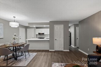 6224 Rosecroft Dr in Charlotte, NC - Building Photo - Building Photo