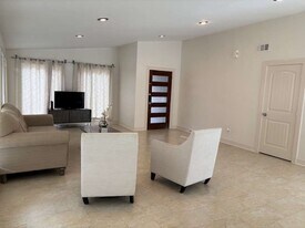 4711 Imogene St in Houston, TX - Building Photo