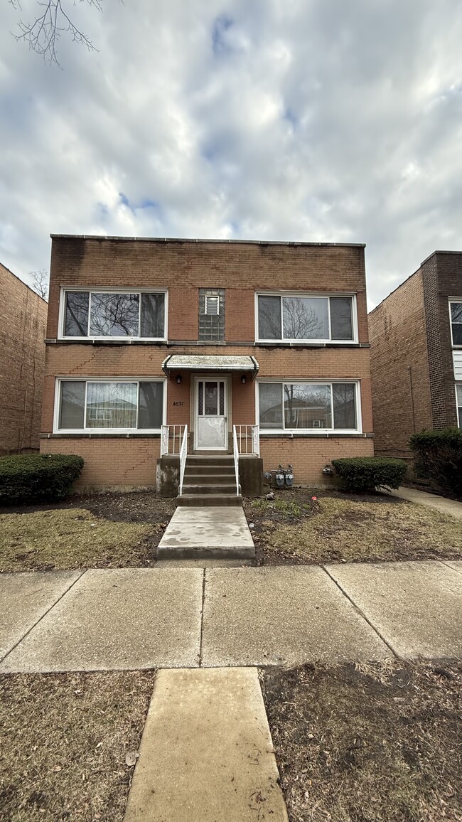 4837 Hull St, Unit 1E in Skokie, IL - Building Photo - Building Photo