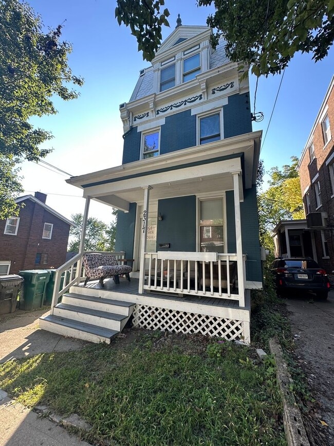 2317 Flora St in Cincinnati, OH - Building Photo - Building Photo