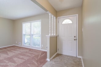 8209 Chickering Way in Louisville, KY - Building Photo - Building Photo