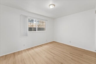 6060 Cadillac Ave in Los Angeles, CA - Building Photo - Building Photo