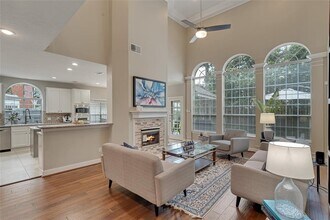 14107 Edinburgh Ct in Houston, TX - Building Photo - Building Photo