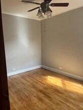 1507 W Victoria St, Unit #2 in Chicago, IL - Building Photo - Building Photo