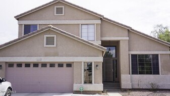 6827 W Citrus Way in Glendale, AZ - Building Photo