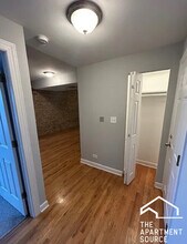 2340 W Granville Ave in Chicago, IL - Building Photo - Building Photo