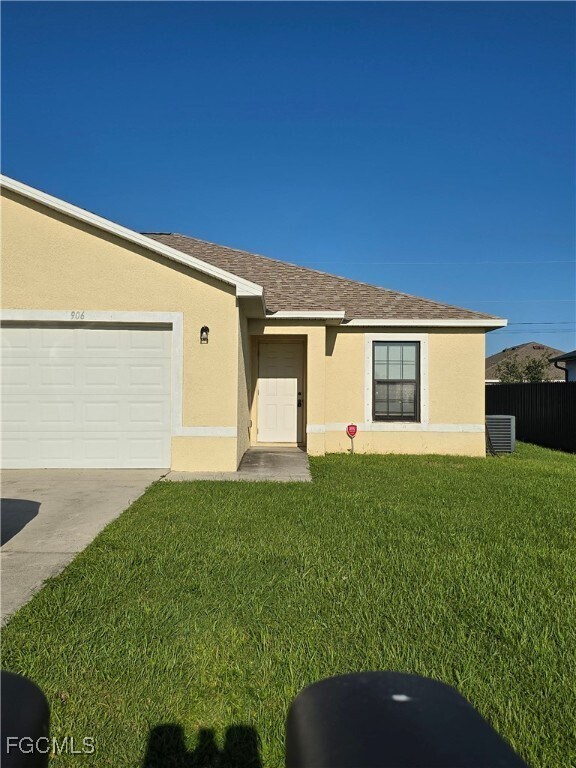 906 SE 6th Ct in Cape Coral, FL - Foto de edificio - Building Photo