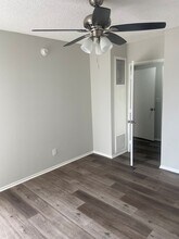 Woodhaven Apartments in Van Nuys, CA - Building Photo - Building Photo