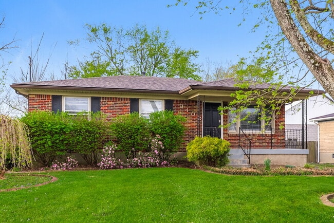 property at 3402 Pineland Dr