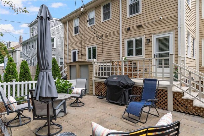 23 Pell St in Newport, RI - Building Photo - Building Photo