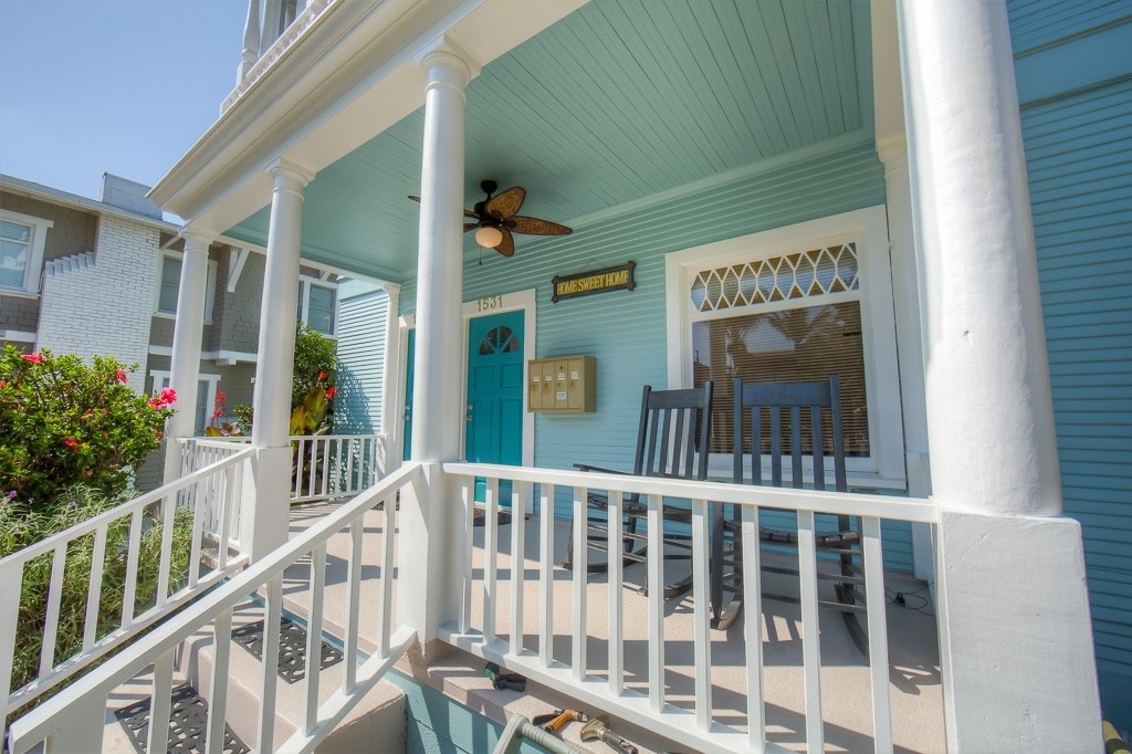 Craftsman Four Plex in Long Beach, CA - Building Photo