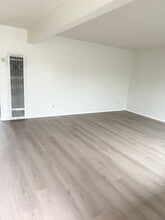 Los Codona in Torrance, CA - Building Photo - Interior Photo