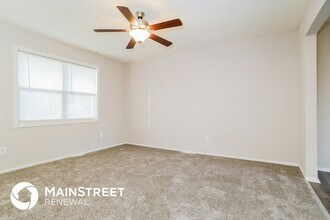 1108 Golfview Dr in Grain Valley, MO - Building Photo - Building Photo