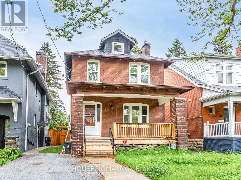 110 Duplex Ave in Toronto, ON - Building Photo