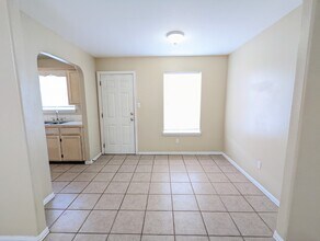 2526 Chuparosa Ct, Unit #B in Harlingen, TX - Foto de edificio - Building Photo