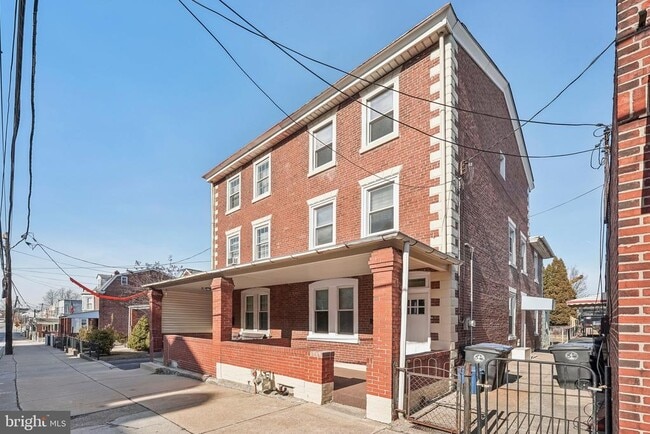 309 W Elm St in Conshohocken, PA - Building Photo - Building Photo