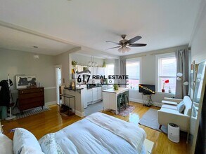 1185 Commonwealth Ave, Unit 115 in Boston, MA - Building Photo - Building Photo