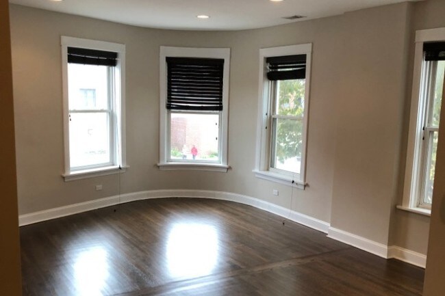 2506 W Argyle St, Unit 2 in Chicago, IL - Building Photo - Building Photo