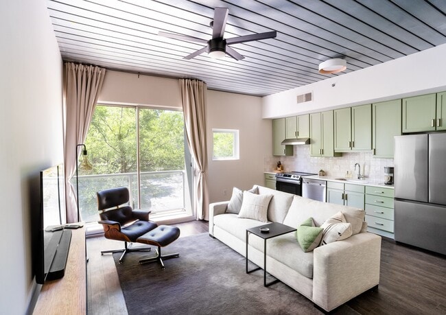 property at 620 Glen Iris Dr NE