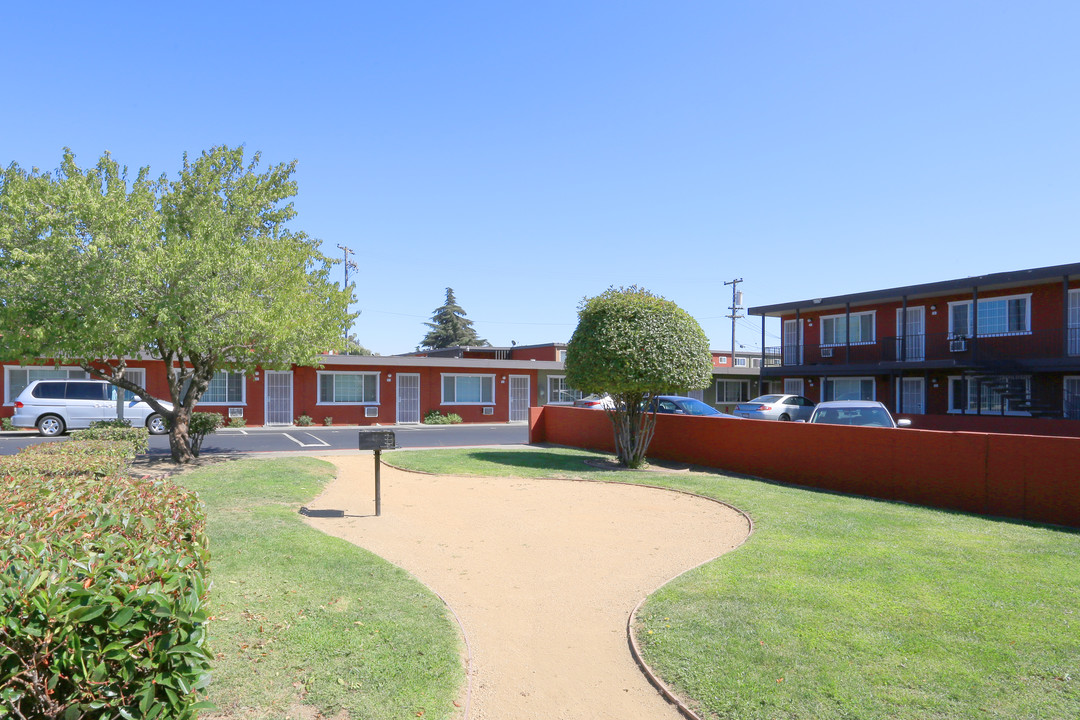 Delta Court in Fairfield, CA - Foto de edificio