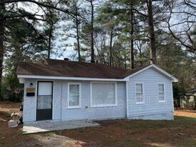 1201 Lake Dr in Jonesboro, GA - Building Photo