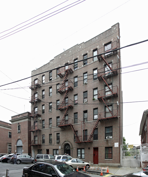 2108 Ryer Ave in Bronx, NY - Building Photo