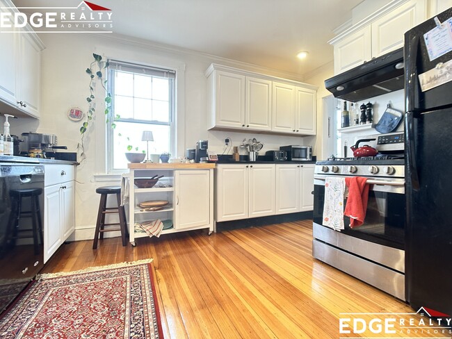 62 Murdock St, Unit 1 in Boston, MA - Building Photo - Building Photo