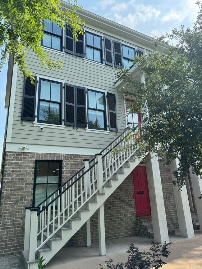 property at 552 E Mc Donough St