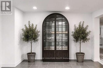 173 Rathburn Rd in Toronto, ON - Building Photo - Building Photo