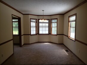 4031 Evelyn Dr in Powder Springs, GA - Foto de edificio - Building Photo