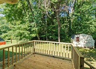 9 Hawthorne Ln in Lexington, NC - Foto de edificio - Building Photo