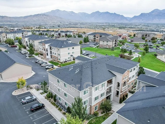 1987 N Crest Rd in Saratoga Springs, UT - Building Photo - Building Photo