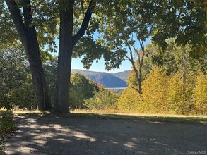 376 Lane Gate Rd in Cold Spring, NY - Building Photo - Building Photo