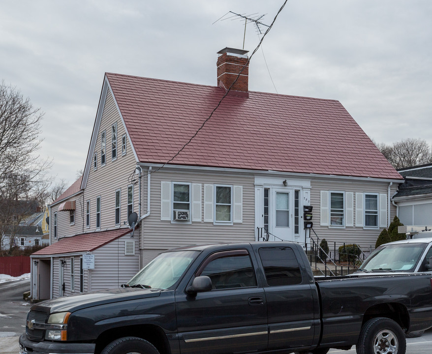 797 Broad St in Weymouth, MA - Building Photo