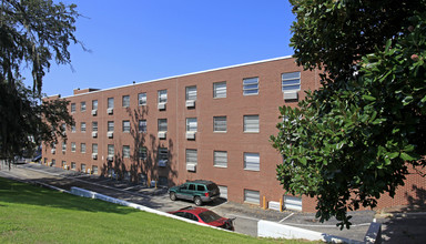 College Plaza in Tallahassee, FL - Building Photo - Building Photo