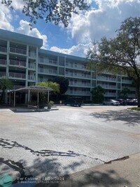 802 Cypress Grove Ln in Pompano Beach, FL - Foto de edificio - Building Photo