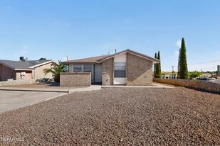 11455 Sundrop Ct in El Paso, TX - Building Photo