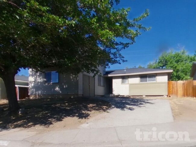 3045 Slater Ct in Reno, NV - Building Photo - Building Photo