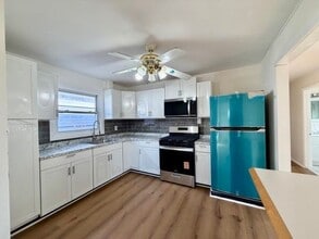 71 Linnet St in Bayonne, NJ - Building Photo - Building Photo