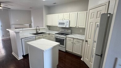 3385 Hidden Cove Cir in Peachtree Corners, GA - Building Photo - Building Photo