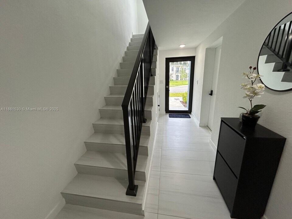 14608 SW 261st Ter in Princeton, FL - Building Photo
