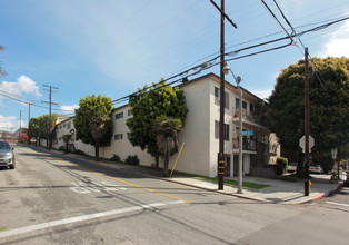 Casa in Santa Monica, CA - Foto de edificio - Building Photo