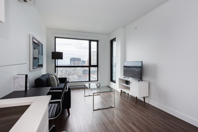 1355 Boul. René-Lévesque O